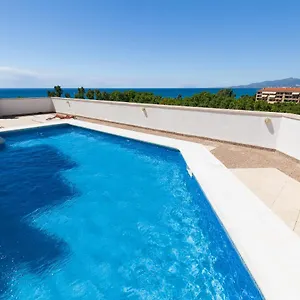 uhc-aiguadolc-family-apartments.catalonia-hotels.com/